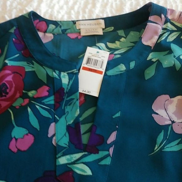 Van heusen 3/4 length ladies top - Picture 3 of 3